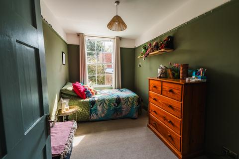 8 Alphington Road, Exeter, EX2 8HH