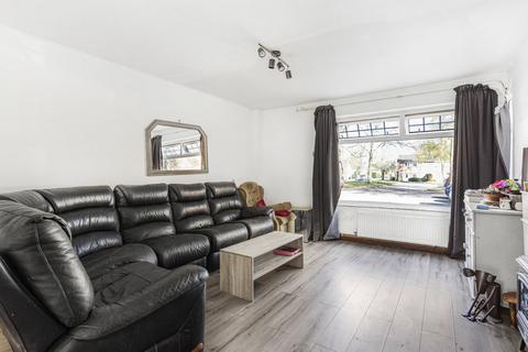 98 Beechtree Avenue, Englefield Green, Egham, TW20 0SR