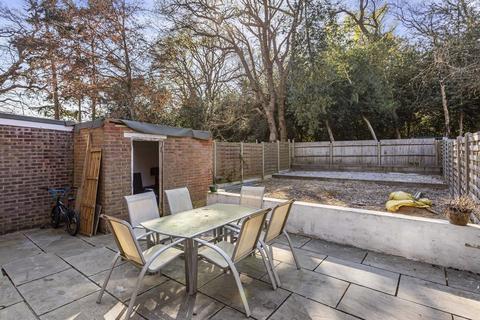 98 Beechtree Avenue, Englefield Green, Egham, TW20 0SR