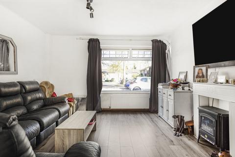 98 Beechtree Avenue, Englefield Green, Egham, TW20 0SR