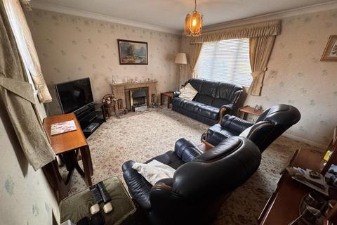 2 bedroom apartment for sale, Kings Court, Leyland