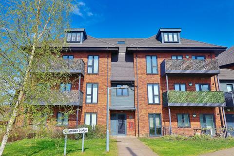 2 bedroom apartment for sale, Chaffinch Lodge, Collier Row, RM5