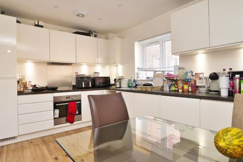 2 bedroom apartment for sale, Chaffinch Lodge, Collier Row, RM5