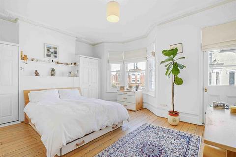 5 bedroom terraced house for sale, Whittingstall Road, London
