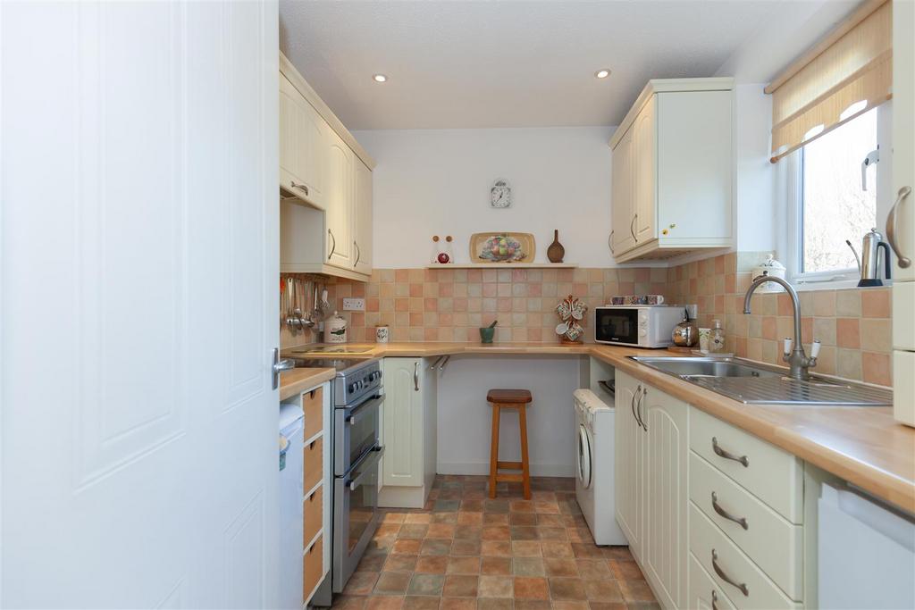 Kitchen 1.jpg