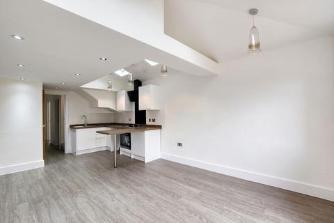2 bedroom apartment for sale, Crescent Road, Warley, Brentwood