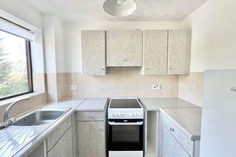 1 bedroom flat to rent, Hutchins Close, Hornchurch RM12