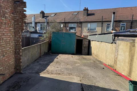 undefined, Hall Lane, Chingford, London
