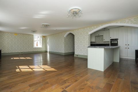 3 bedroom flat for sale, Canterbury Road, Westgate-on-Sea, Kent, CT8