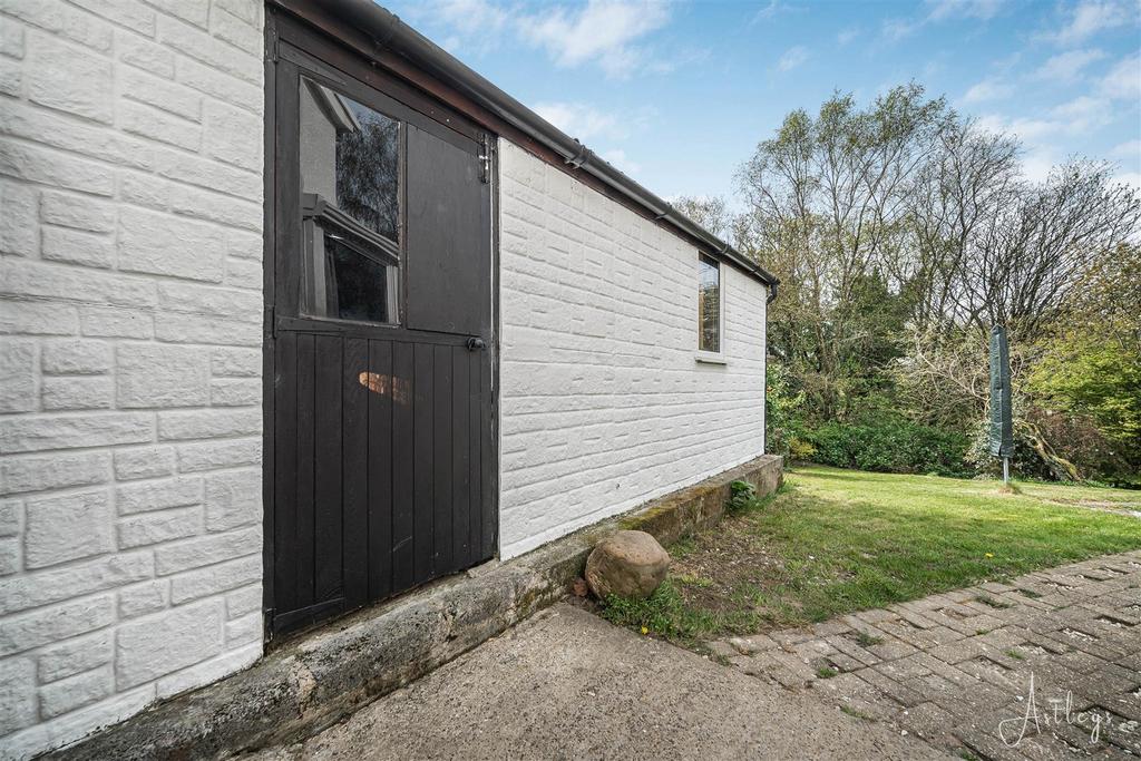 Side view of garage