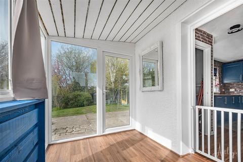 8 Bay View Gardens, Skewen, Neath, SA10 6NJ