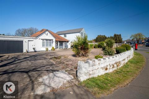 2 bedroom detached bungalow for sale, Baldwins Lane, Birmingham B28