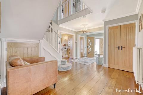 6 bedroom detached house for sale, Church Road, Ramsden Bellhouse, CM11