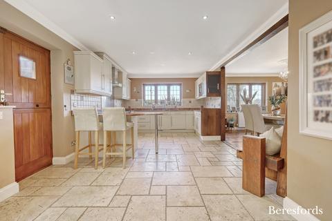 6 bedroom detached house for sale, Church Road, Ramsden Bellhouse, CM11
