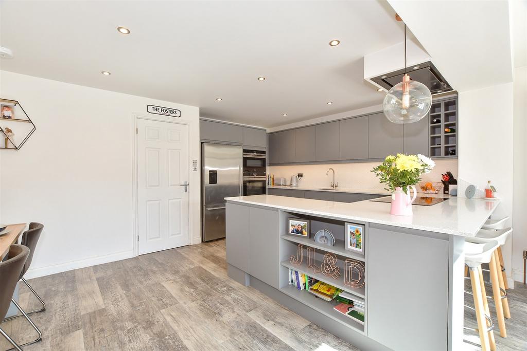 Kitchen/Dining Area