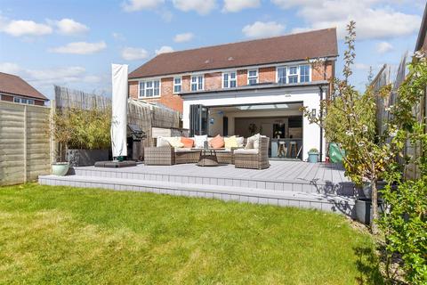 3 bedroom semi-detached house for sale, Ropeland Way, Horsham RH12