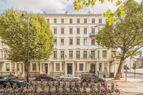 2 bedroom flat to rent, Queen's Gate, London SW7