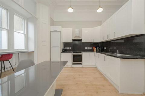 2 bedroom flat to rent, Queen's Gate, London SW7