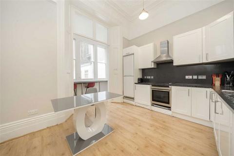 2 bedroom flat to rent, Queen's Gate, London SW7