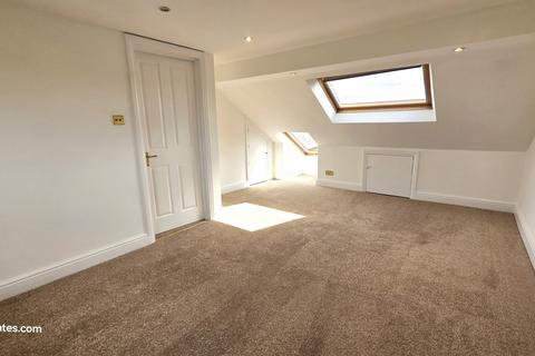 7 Bohun Grove, Barnet, EN4 8UA