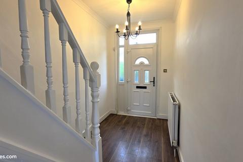 7 Bohun Grove, Barnet, EN4 8UA
