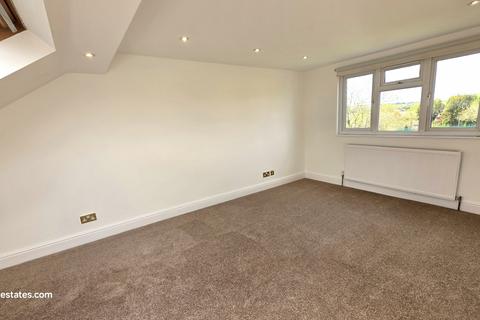 7 Bohun Grove, Barnet, EN4 8UA