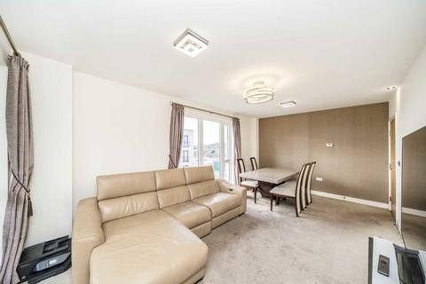 3 bedroom flat for sale, Telegraph Avenue, London NW9