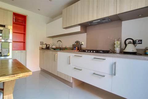 4 bedroom detached house to rent, Hornbeam Drive, Yarm