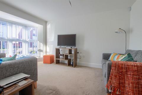 4 bedroom detached house to rent, Hornbeam Drive, Yarm