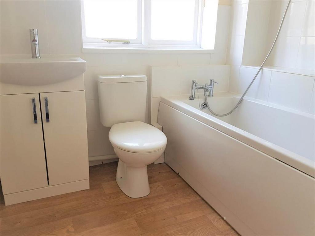 Bathroom (11).jpg