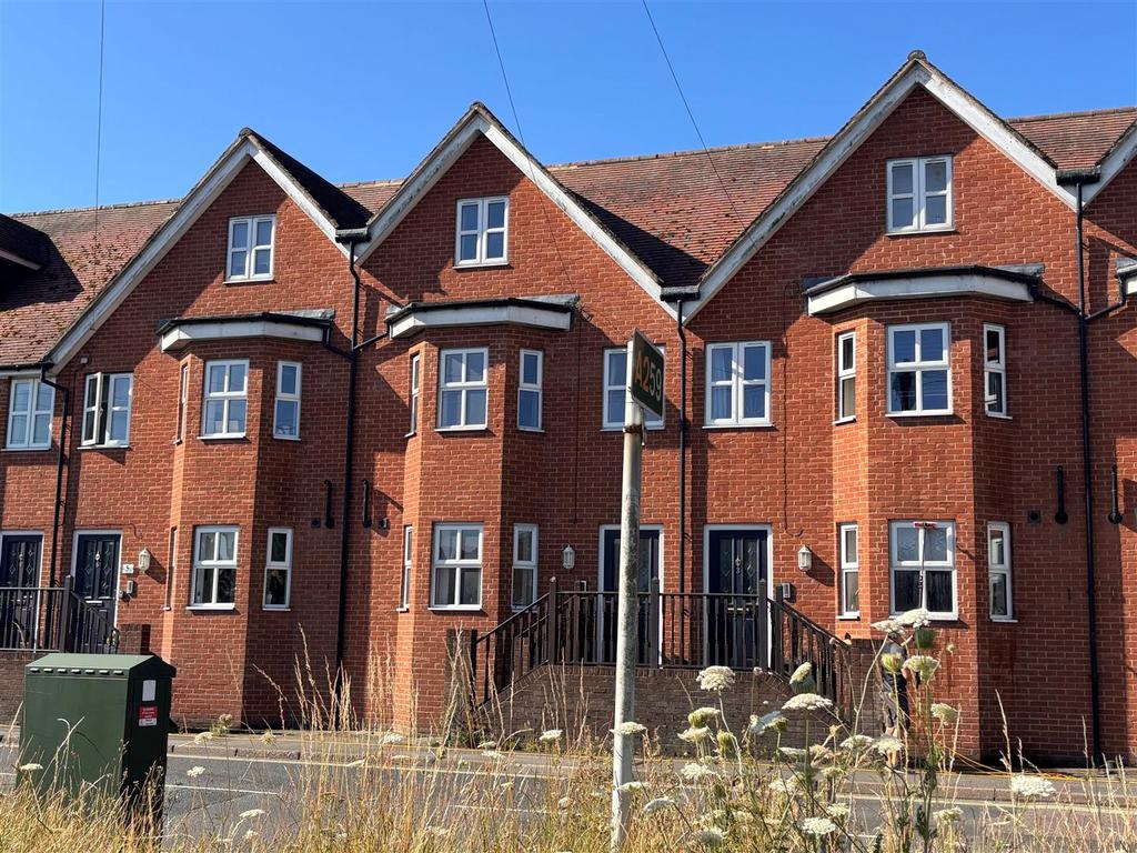 4 Quayside Court - front.jpg