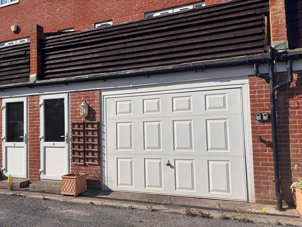 4 Quayside garage.jpg