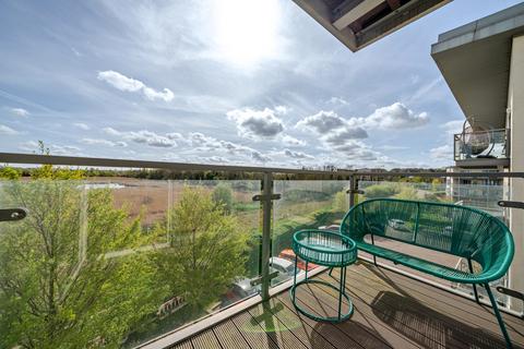 2 bedroom apartment for sale, Wainwright Avenue, Greenhithe, Kent