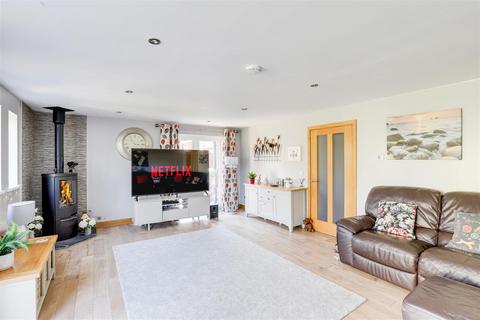 4 bedroom detached house for sale, New Road, Radcliffe-On-Trent NG12