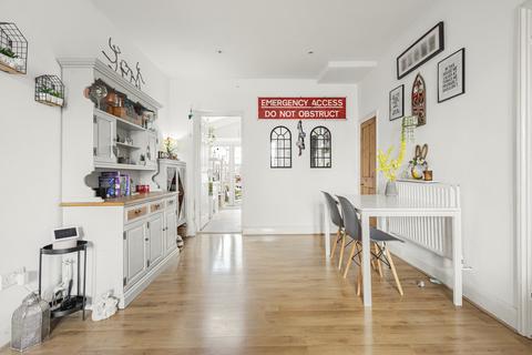 2 bedroom terraced house for sale, Windmill Road, Sunbury-on-Thames, Surrey, TW16