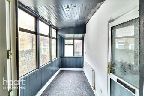 1 bedroom flat for sale, Hainault Road, London