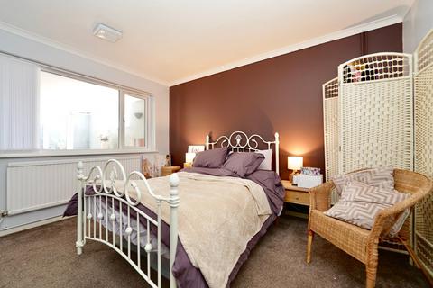 16 Abbey Close, Sawtry, Huntingdon, PE28 5UG