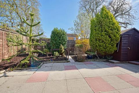 16 Abbey Close, Sawtry, Huntingdon, PE28 5UG