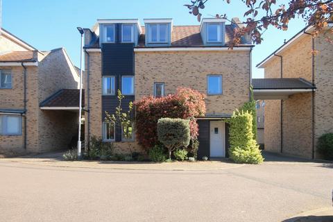 Alice Bell Close, Cambridge
