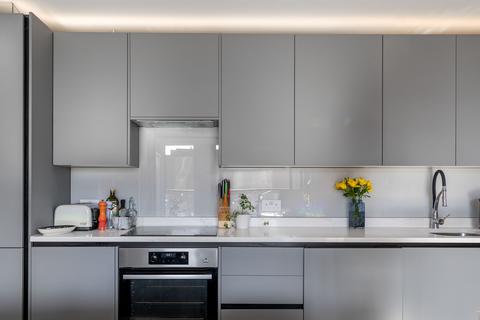 2 bedroom flat for sale, Newcombe House, Battersea