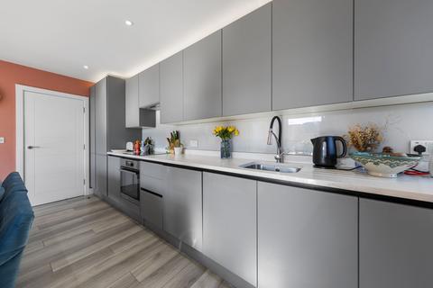 2 bedroom flat for sale, Newcombe House, Battersea