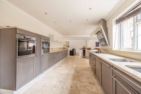51 Freemans Close, Stoke Poges, Slough, SL2 4ER