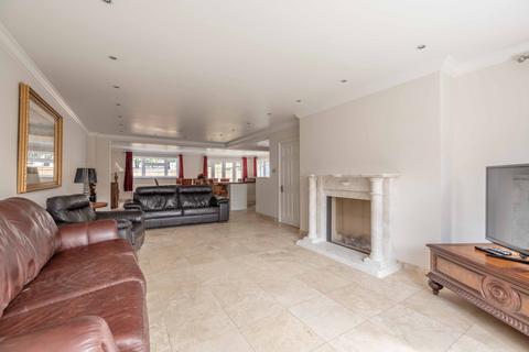 51 Freemans Close, Stoke Poges, Slough, SL2 4ER