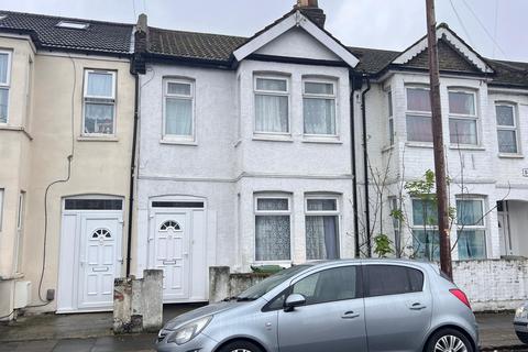 3 bedroom terraced house to rent, London, E12