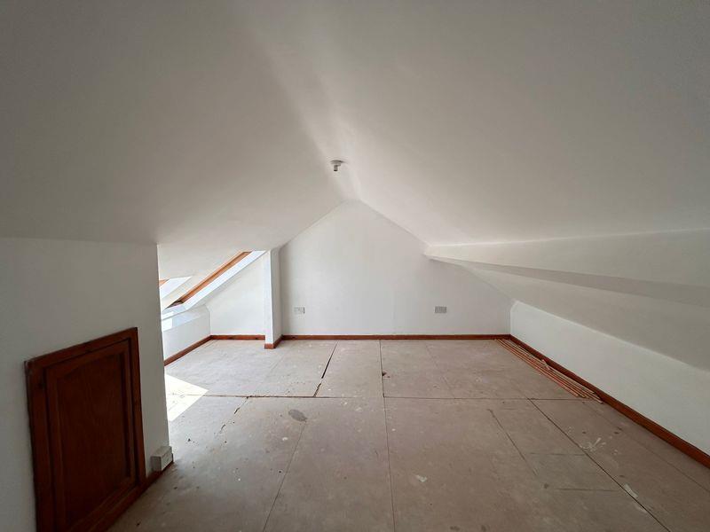 Woodside cres no. 36 x6.jpeg