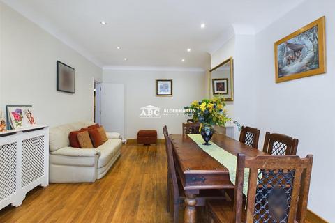 5 bedroom semi-detached house for sale, Broadfields Avenue, Edgware