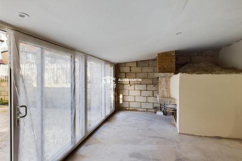 5 bedroom semi-detached house for sale, Broadfields Avenue, Edgware