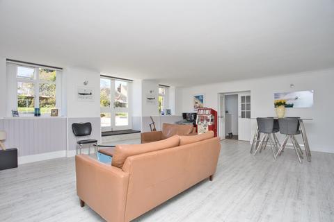 2 bedroom flat for sale, The Leas, Folkestone, CT20