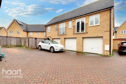 2 bedroom coach house for sale, Frances Mews, Romford