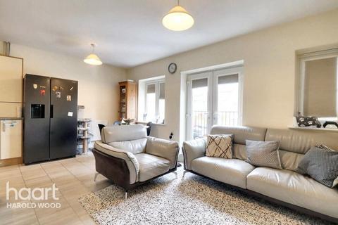 2 bedroom coach house for sale, Frances Mews, Romford